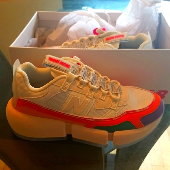 New Balance Vision Racer Size 8.5 - Picture 1 of 4